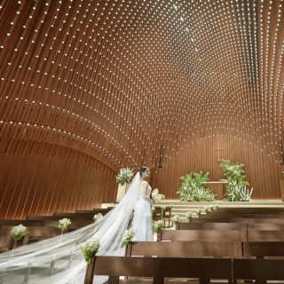 【水曜限定|木と光のチャペル&ドレス見学】ホテルペアディナー付フェア