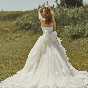 チュールが柔らかな印象の一着|MARINE TOWER WEDDING（マリンタワー ウエディング）の写真(29913465)