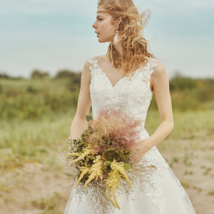 ふんわりAラインのドレスでかわいらしさを|MARINE TOWER WEDDING（マリンタワー ウエディング）の写真(29913463)