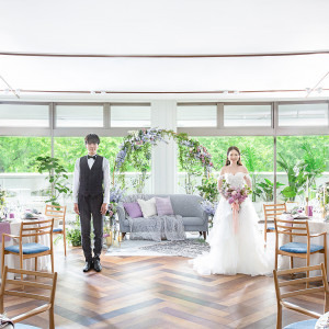 窓から見える景色はゲストとの時間をより特別なものに|MARINE TOWER WEDDING（マリンタワー ウエディング）の写真(33605650)