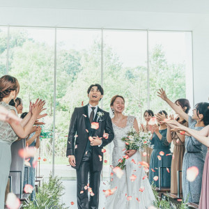 フラワーシャワーやリーフシャワーの演出も|しまなみの杜リゾートの写真(54121521)