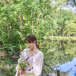 美しい自然がそばに。光、緑、風の中で、自然体の二人を写す。フォトスポット|LAZOR GARDEN SAPPOROの写真(54073231)