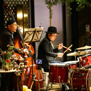 ジャズバンドの生演奏はお2人だけでなく、ゲストの皆様への嬉しいおもてなし|LAZOR GARDEN SAPPOROの写真(24230712)