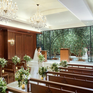 ＼金曜だけ／着数◎ドレスと木の温もりチャペルをゆったり見学♪