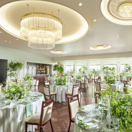 お二人の希望に合わせて流しテーブル~丸テーブルまでコーディネートは自在