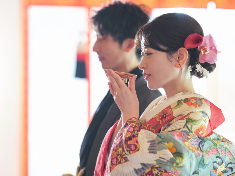 北海道神宮そばにあるので、和装での神前式後にパーティが可能