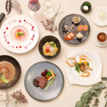 ゲストをおもてなしする最大のポイント「料理」。海老やアワビ使用した贅沢なお料理、トリュフ香る国産牛フィレ肉など人気の料理をフェアで体験して。