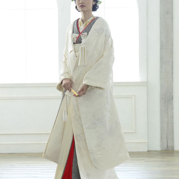 清らかな白無垢や艶やかな色打掛…伝統的な和装も素敵ですが、ヘアや小物でアレンジも可能です。気品が香り立つような日本の花嫁に。|ART HOTEL NARITA（アートホテル成田）の写真(50891798)