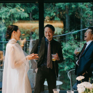 【持込自由】自然光と緑に映える上質なドレスコーディネート