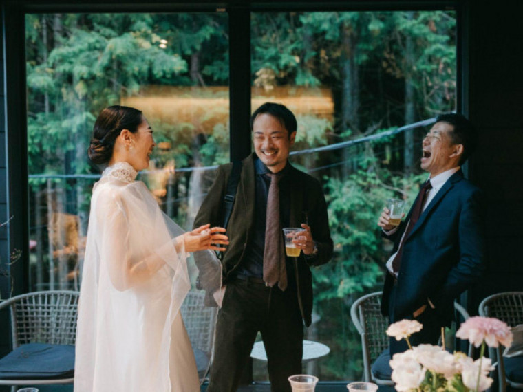 【持込自由】自然光と緑に映える上質なドレスコーディネート