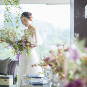 鮮やかなブーケが純白のウェディングドレスを一層引き立たせます。|長良川清流ホテルの写真(24754508)