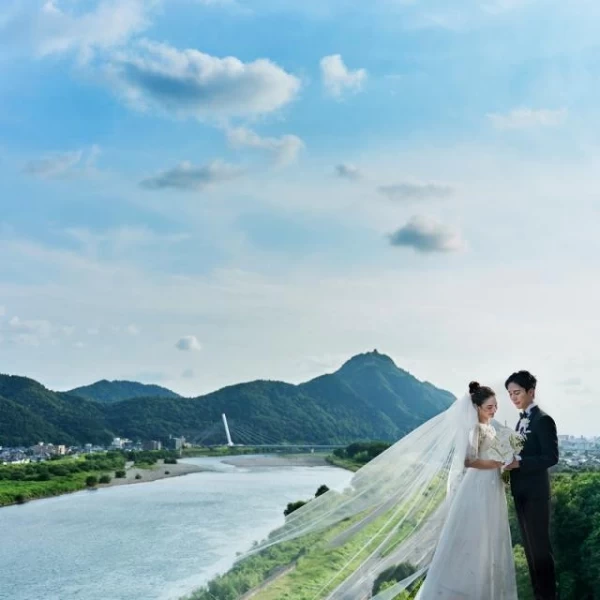 岐阜らしいロケーションを背景にお写真を