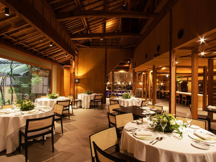 庭園が美しい一軒家を貸しきって、40名様までの会食会や披露宴