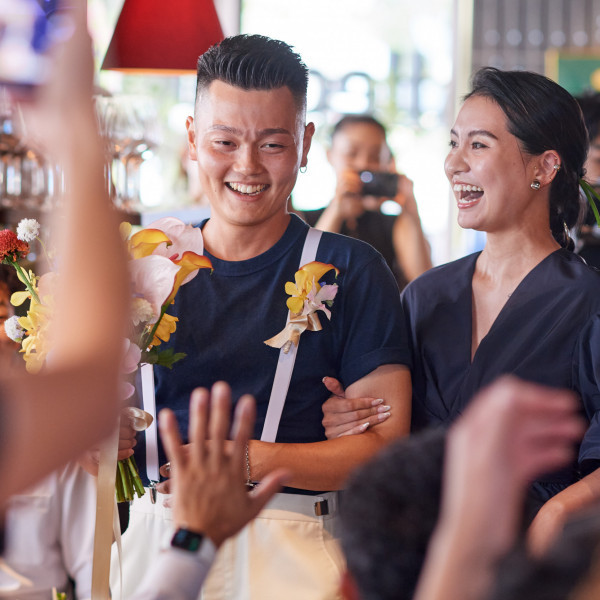 大人な空間でカジュアルな結婚式を