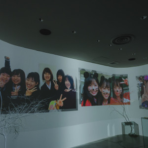 チャペルではお二人の生立ちからこれまでの思い出を投影することができます|Apartment2c weddingの写真(49967641)