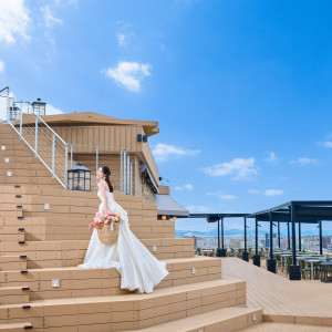 緑×空×水に囲まれた「天空のガーデンテラス」|Hilltop Resort YAMANOUE (ヒルトップリゾート ヤマノウエ)の写真(54216396)