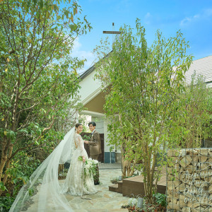 たくさんの木々に祝福されているかのようなアプローチ|Hilltop Resort YAMANOUE (ヒルトップリゾート ヤマノウエ)の写真(35538821)