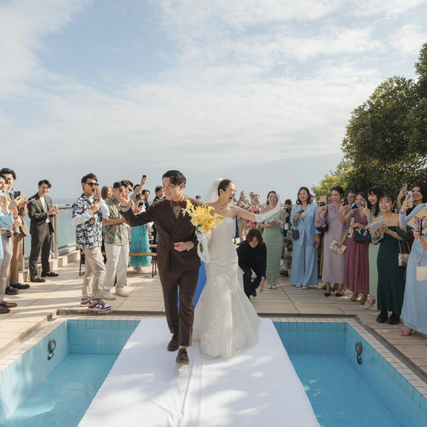 テラスでの挙式もオススメ◎