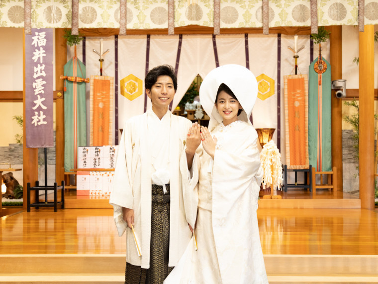 神聖な誓いと、おふたりの新たな門出は美しい日本の伝統とともに
