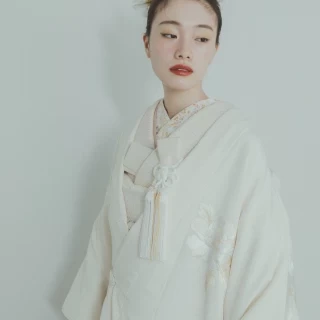 豊橋でも人気のセレクトショップ「aedam」にて運命の1着をご案内☆ヴィンテージドレスやトレンドの衣装など様々なが揃う。親御様やゲストの衣装もご案内致します。