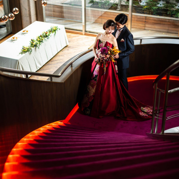 らせん階段で叶える、永遠のプリンセス・フォト。