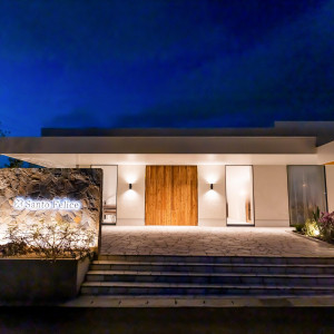 夜の式場外観|サントフェリーチェの写真(56636509)