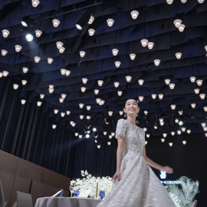 【The Ritz-Carlton Ballroom】
天井高7m の壮大な空間に地元の博多織を使用したデザインテーマ。|ザ・リッツ・カールトン福岡の写真(55130508)