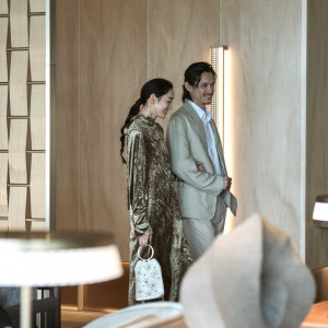 【ロビー】全てのお客様へおかえりなさいを伝える温かみある空間。|ザ・リッツ・カールトン福岡の写真(55129871)