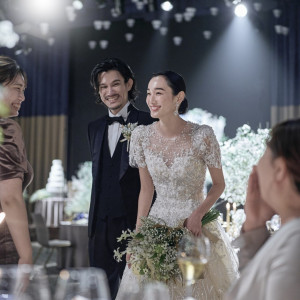 【The Ritz-Carlton Ballroom】
和と洋が調和する優美な空間。6メートル四方の大型LEDスクリーンを備え迫力ある映像演出で印象的な披露宴を叶えます。|ザ・リッツ・カールトン福岡の写真(55129822)