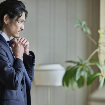 【Tuxedo】袖を通した瞬間特別な一日を迎える覚悟と誇りが静かに満ちていきます。