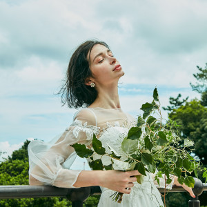 自然の中に溶け込む風をまとうようなドレスも素敵|室町ギャラリーハウスの写真(45628589)