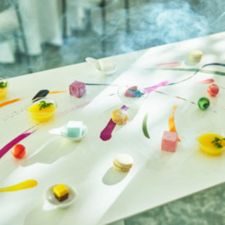 五感を満たすアートのような美しい料理とともにゲストと和やかなひとときを