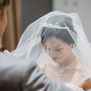 ドレス・ヘアスタイル・アクセサリー、特別なこの日の為に準備してきたすべてが花嫁を美しく輝かせます|オリエンタルホテル福岡博多ステーションの写真(36485467)