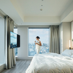 大阪を一望するクラブフロアのお部屋でゆったりとお支度も可能|Centara Grand Hotel Osaka（センタラグランドホテル大阪）の写真(34960921)