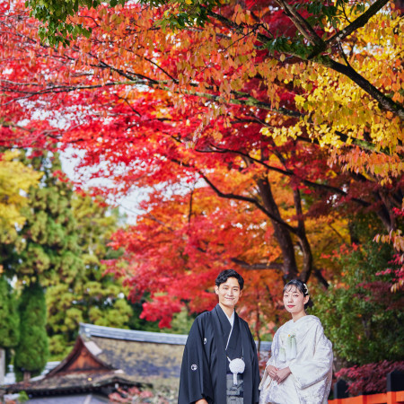 紅葉の上賀茂神社は美しい