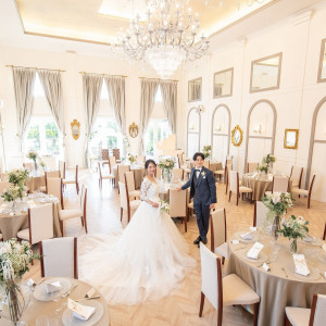天井高6メートルで開放感のあるパーティ会場|クラブ ドゥ クレール迎賓館の写真(55369816)