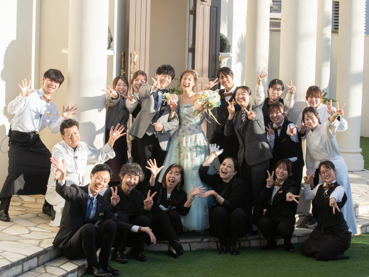  お客様一組ごとの物語を大切に
ウェディングチーム全員でお祝い
結婚式をもっと自由に