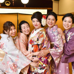 女性ゲストもみんなで和装！ゲストのお支度もお手伝い致します。|茶寮一松（登録有形文化財）の写真(34010833)