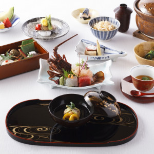 常に季節を感じさせる一松の会席料理。披露宴当日は至高のお料理と共に、ゲストの皆様と至福のひとときをお過ごしください。|茶寮一松（登録有形文化財）の写真(34009307)