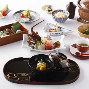 常に季節を感じさせる一松の会席料理。披露宴当日は至高のお料理と共に、ゲストの皆様と至福のひとときをお過ごしください。|茶寮一松（登録有形文化財）の写真(34009307)