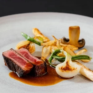 薪火であぶったこだわりの牛肉はここならではの味に|sasaの写真(42548285)