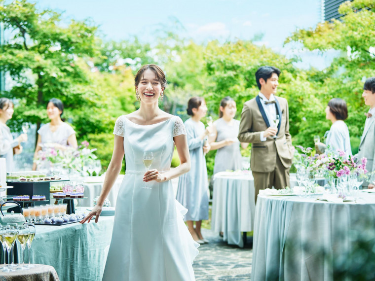 ゲストハウスを一棟貸切り、ゲストとともに優雅なひと時