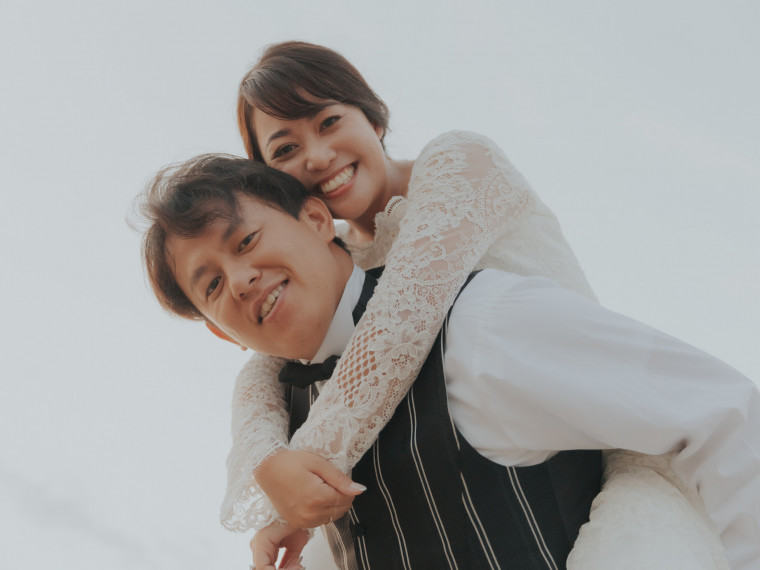  結婚式をやるか？
迷っているカップルへ
今です背中を押してください！！