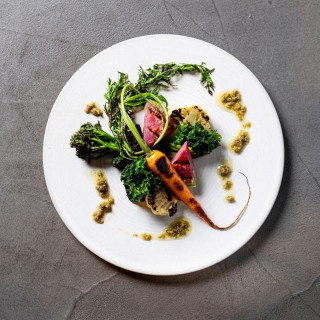 無水調理で素材本来の味を引き出したお料理が楽しめます