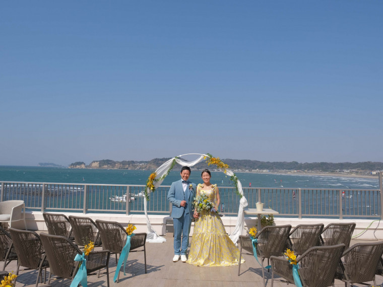 海と江ノ島、富士山を見渡す贅沢なガーデンウエディング