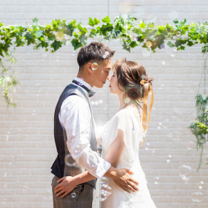 グリーンと光に包まれて前撮りも絵になる美しさ|One&Onlyの写真(55127655)