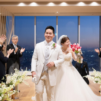 夕暮れから夜景へ、移ろう空の色とともに感動が広がる