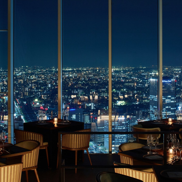 地上200mの絶景×貸切空間×レストランの美食でおもてなし