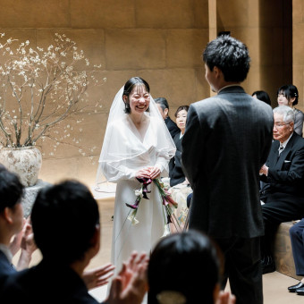 少人数でもおふたりを囲むスタイルのウエディングセレモニー