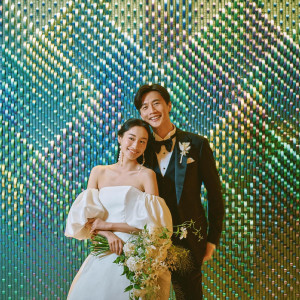 館内のさまざまな場所でマッチする、洗練されたドレス。